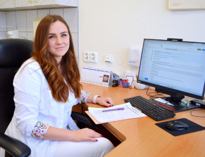 Medikace šitá na míru: Nemocnice AGEL Valašské Meziříčí posílila tým o klinickou farmaceutku