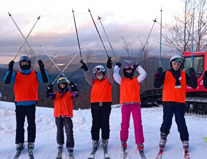 Děti z Chorvatska se učily na Valašsku lyžovat