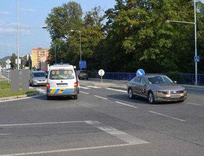 Řidič srazil chodce na přechodu. Muž utrpěl těžké zranění