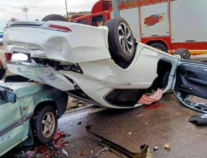 Mladík pod vlivem drog nezvládl řízení a při havárii poškodil osm vozidel