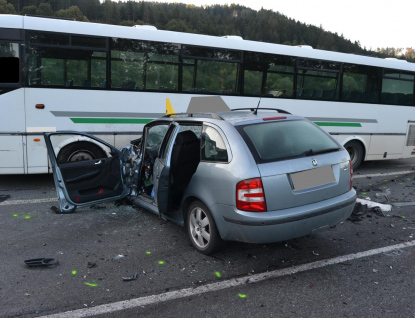 Dopravu na trase Vsetín - Valašské Meziříčí zkomplikovala ranní nehoda 