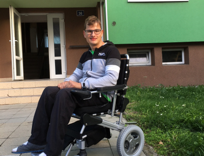 Nadace Agel přispěla na invalidní vozík 24letému Honzovi