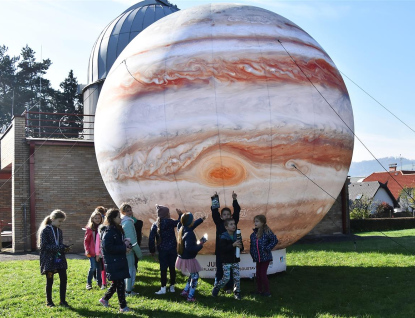 Školáci si na hvězdárně prohlédli zblízka Jupiter