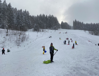 Do Velkých Karlovic se sjíždějí běžkaři, skialpinisté i sáňkaři
