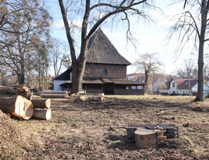 Začala další etapa obnovy kostela sv. Trojice. Archeolog muzea odkryl hroby z 19. století