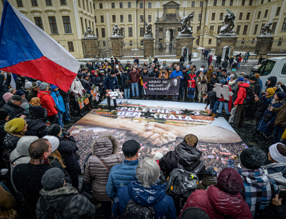 Milion chvilek zveřejnil video na podporu demokratického kandidáta