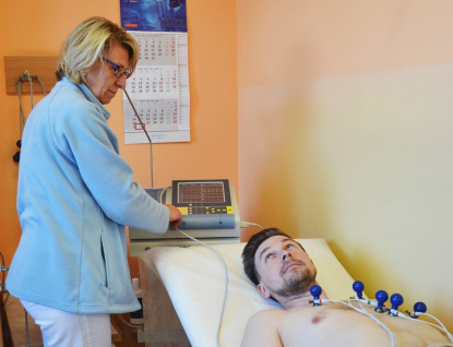 Pacientům Nemocnice AGEL Valašské Meziříčí slouží nový elektrokardiograf (EKG)