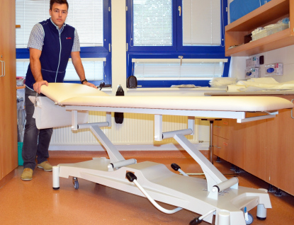 Nemocnice Valašské Meziříčí investovala do nových transportních a vyšetřovacích lehátek