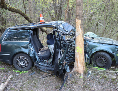 Nepřizpůsobil rychlost jízdy. Jeden z účastníků nehody zraněním v nemocnici podlehl 