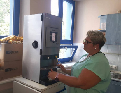 Oddělení následné péče v Nemocnici AGEL Valašské Meziříčí má pro své pacienty nové automatické výrobníky nápojů