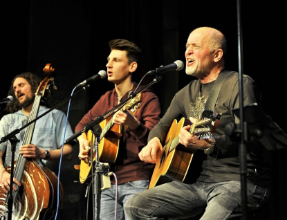 Advent rožnovském Masarykově náměstí – Plavci a Jan Vančura