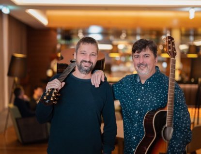 Mario Šeparović & Vojta Šňupárek v rožnovském hudebním altánu