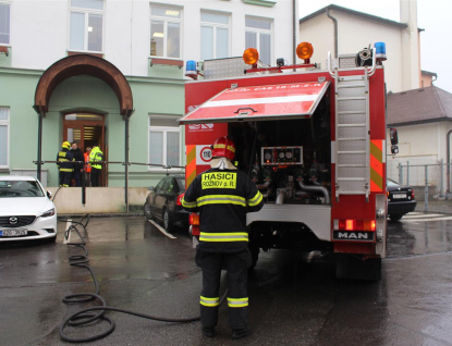 Cvičný poplach vylidnil radnici