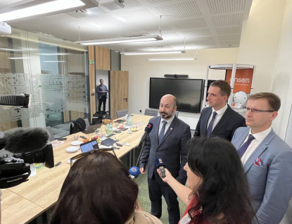 Ministr Vlček jednal v Rožnově se zástupci firmy ON SEMICONDUCTOR