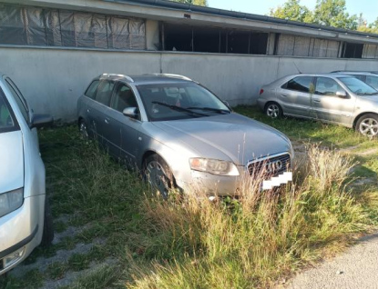 Z ulic Rožnova mizí dlouhodobě odstavená auta