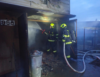 Požár garáže v Rožnově p. R. Škoda se šplhá k jednomu milionu korun 