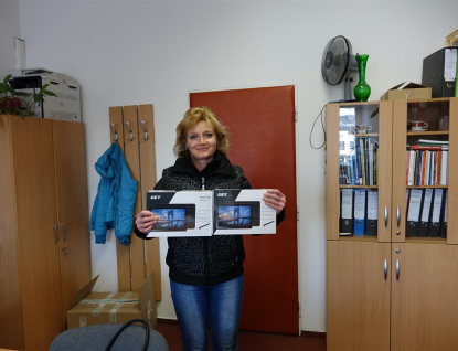 Základní školy v Rožnově získaly tablety a sluchátka pro žáky