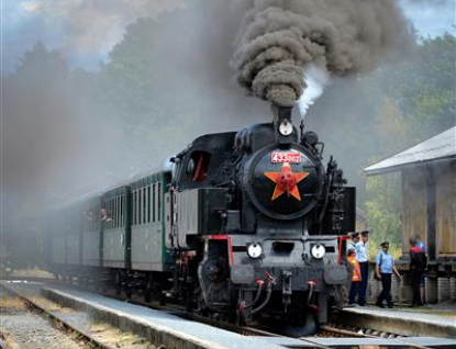 Rožnovské parní léto přináší novinkově Pohádkový i Zpívající vlak