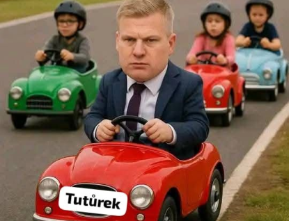 Taky se chechtáte Turkovi? Ale jeho voličům je to jedno…