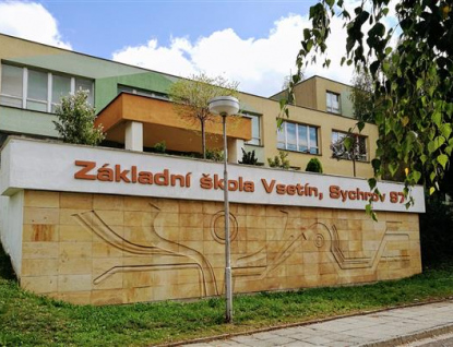 ZŠ Sychrov se postará o děti rodičů dalších profesí