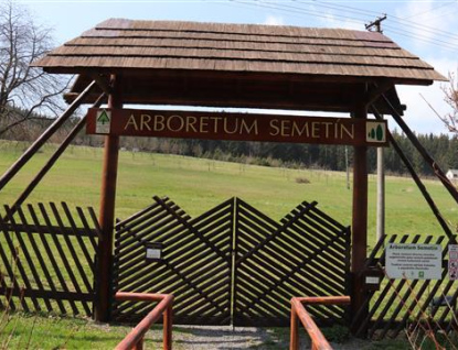 Arboretum v Semetíně zatraktivní vodní prvek