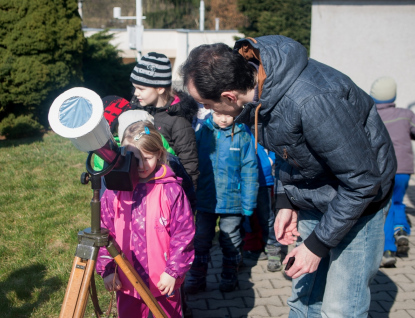 Hvězdárna Vsetín zve na zatmění Slunce. Pozorujte bezpečně a se zajímavým výkladem