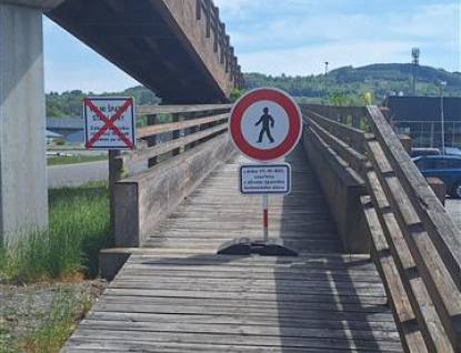 Vsetín uzavřel kvůli havarijnímu stavu lávku na Bobrkách, plánuje demolici