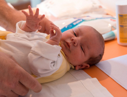Ve vsetínské porodnici se loni narodilo osm set dětí, více chlapců než dívek a také pětkrát dvojčata