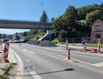 Průjezd výpadovkou na Zlín v Rokytnici od středy jen jediným pruhem
