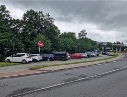 Na Dukelské a části Štěpánské ve Vsetíně začíná platit rezidentní zóna