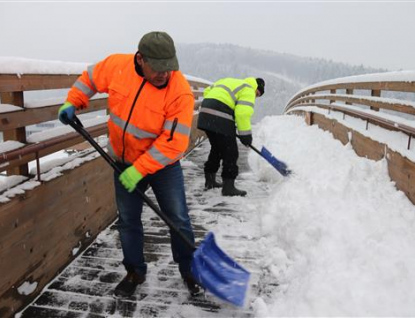 Vsetínská radnice vyslala do ulic města kvůli sněhu veškerou techniku a lidi