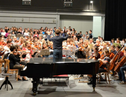 Ve Zlínském kraji vzniká devadesátičlenný orchestr. V projektu Malí velcí filharmonici se vedle profesionálů objeví i vybraní žáci ZUŠ