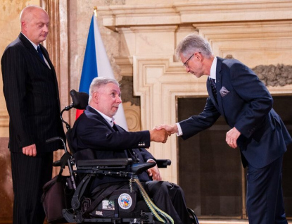 Stříbrnou medaili předsedy Senátu získal zakladatel sledge hokeje Roman Herink