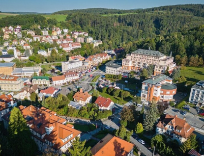 Hudba, dobré jídlo a vystoupení Evy Burešové. Luhačovice oslaví 90 let od povýšení na město