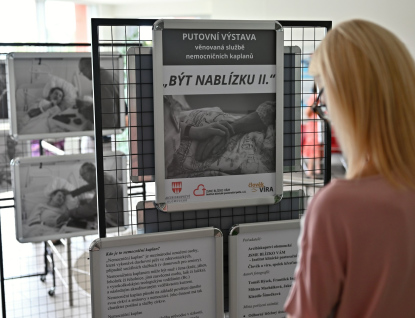 Být nablízku. Výstava v UH nemocnici představí práci nemocničních kaplanů