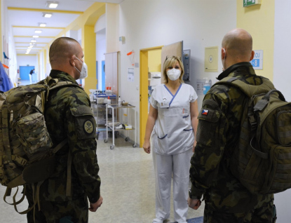 Do Uherskohradišťské nemocnice přijeli pomáhat vojáci