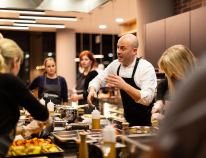 Thajská kuchyně i pečení chleba: Bistrotéka Valachy rozjíždí školu vaření