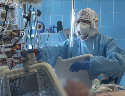 Zlínská nemocnice otevírá osmou covidovou stanici a začíná omezovat také ambulantní péči