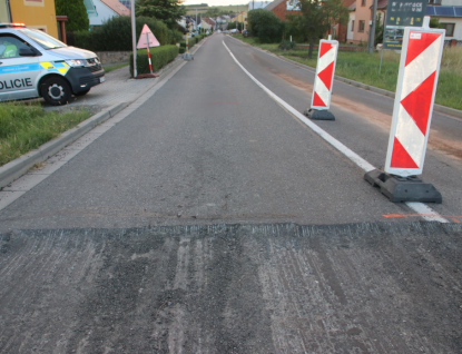 Cyklista havaroval. Kdyby měl přilbu, nezranil by se