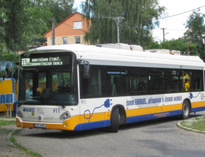 V ulicích Zlína a Otrokovic jezdí první elektrobus