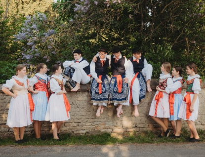 V Luhačovicích začíná dětský folklorní festival Písní a tancem. Jubilejní 30. ročník bude věnován učiteli národů