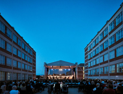 Filharmonie Bohuslava Martinů zahraje pod širým nebem