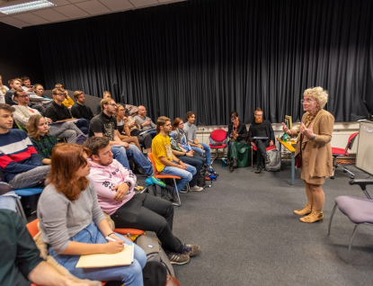 Guru scenáristů a dramaturgů Linda Aronson navštívila Zlín. Přijela školit mladé filmaře