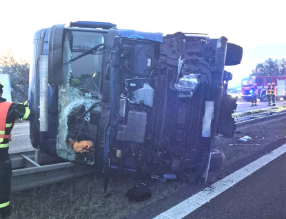 Vážná nehoda u Bezměrova zcela uzavřela dálnici D1 směrem na Prahu 