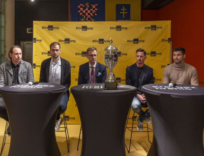 Hejtman předal fotbalistům Slovácka historicky první pohár Vládci kraje