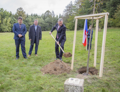 Občané Provodova zasadili lípu slovinsko-českého přátelství