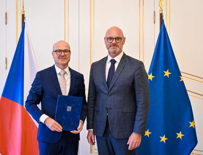 Ředitel zlínské gastroškoly Petr Úředníček převzal medaili MŠMT. Pogratuloval mu i kraj