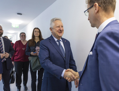 Návštěva ministra obrany v Uherském Brodě potvrdila význam technického vzdělávání ve Zlínském kraji