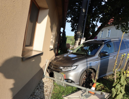 Naboural do domu a majiteli vyhrožoval zabitím sekáčkem. Pak chtěl ujet