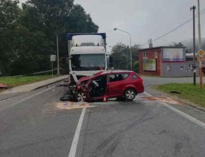 Našel smrt pod koly nákladního automobilu